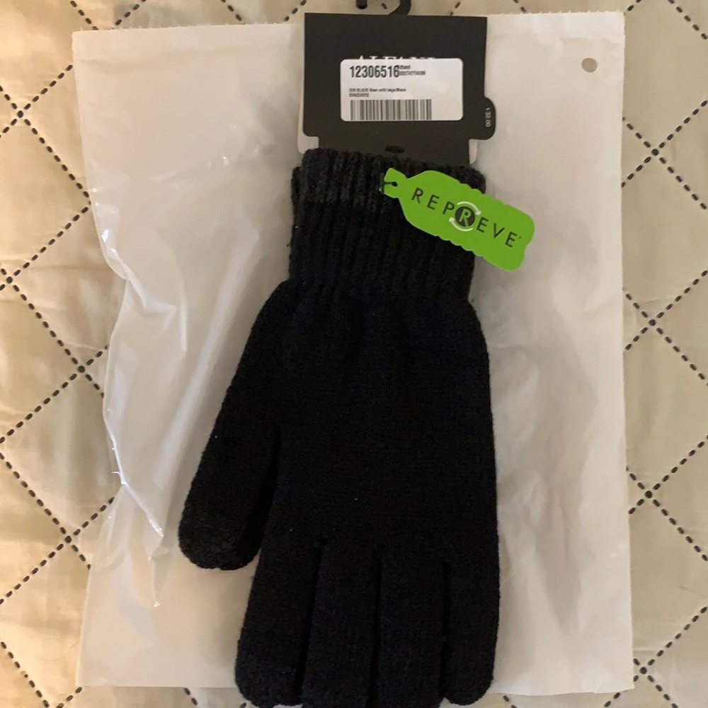 Repreve Men’s gloves.